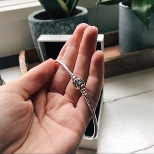 PANDORA BRACELET + GRADUATION CAP CHARM